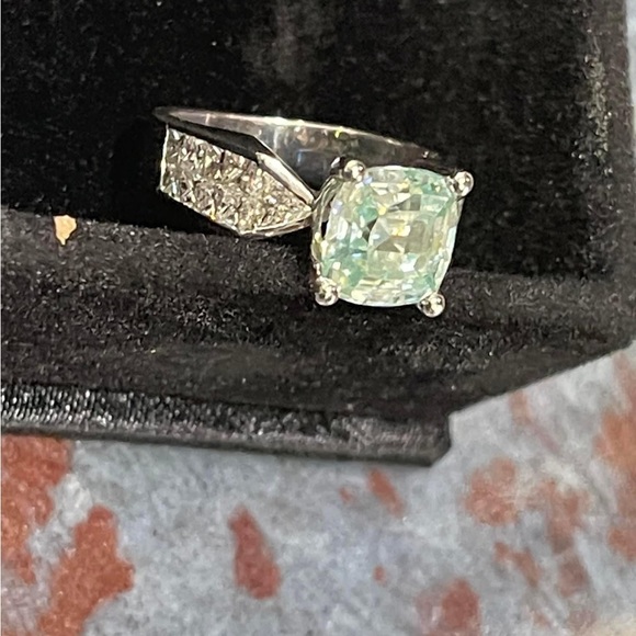 STONE ONLY 

2.80ct ice blue asscher cut MOISSONITE (NOT DIAMOND). - Picture 9 of 16